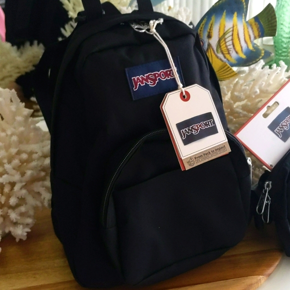 JanSport bundle NWT 🔥 1) medium backpack 1) fanny pack. - Picture 5 of 11